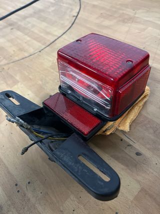 Piloto Trasero/Portamatrícula Yamaha SR 125/250