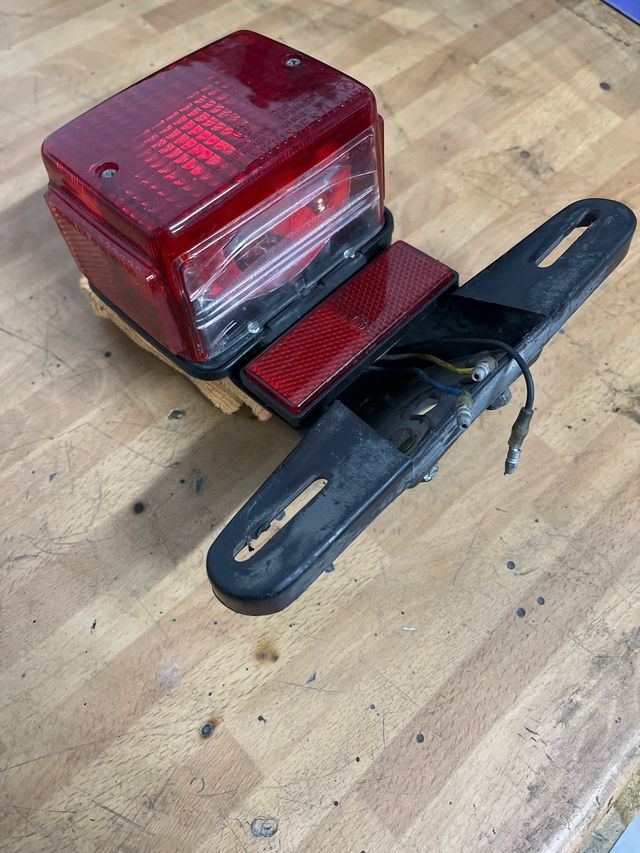 Piloto Trasero/Portamatrícula Yamaha SR 125/250