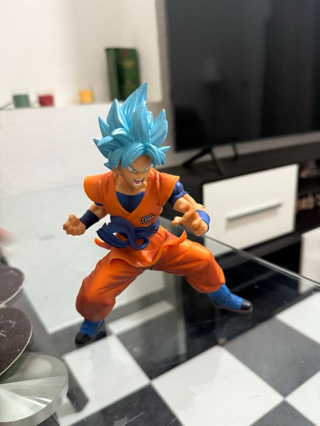Figura Dragon Ball Z Goku Super Saiyan Blue
