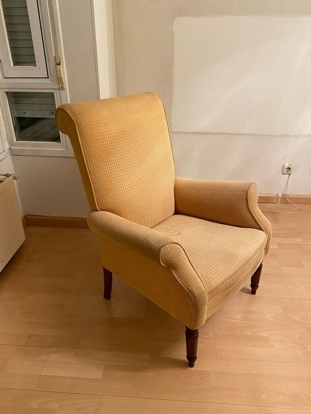 Butacón amarillo de tela