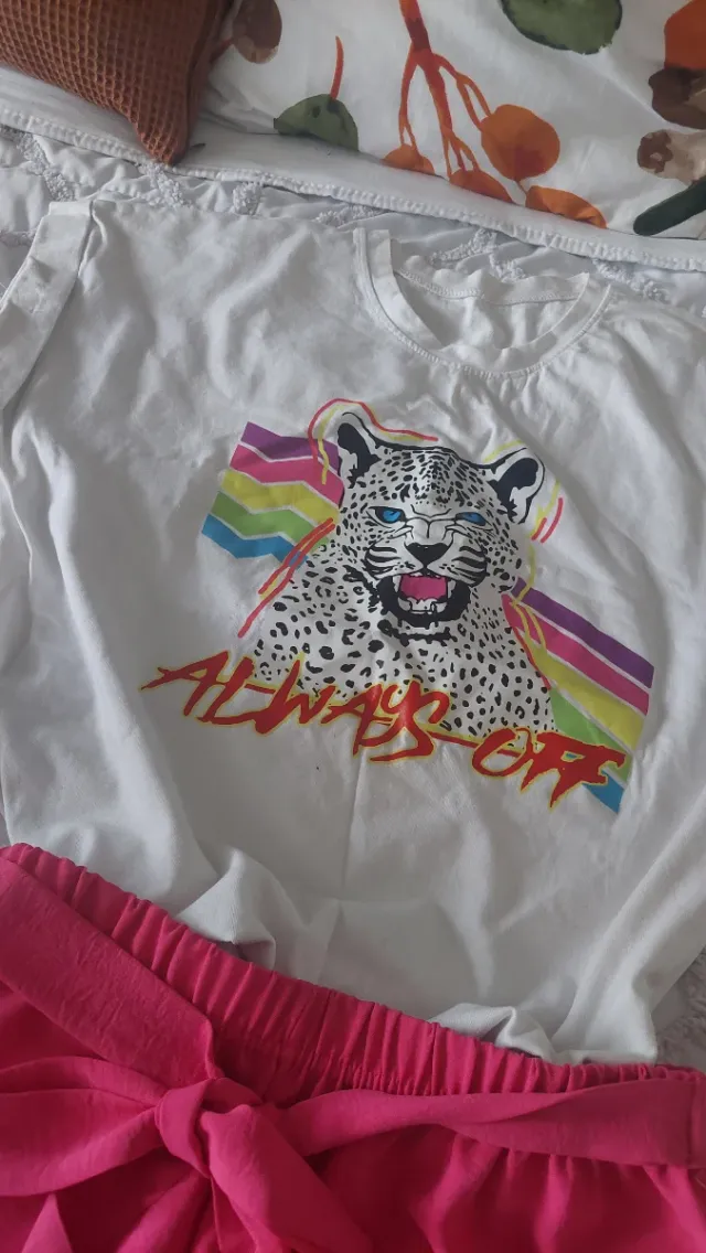 Conjunto pantalón fluido y top tigre