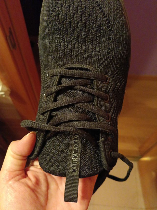 Zapatillas Laura Azaña Negras