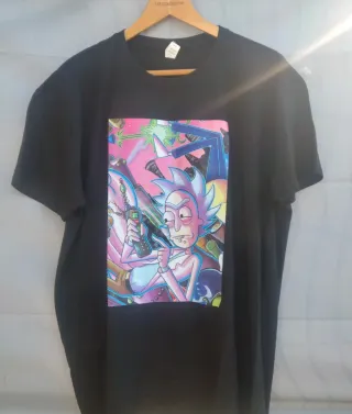 Camiseta negra 2XL con estampado colorido – nueva 