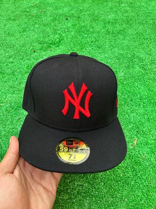Gorra New Era NY Negra Roja