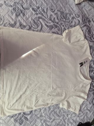 Camiseta básica color blanco roto