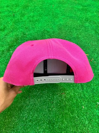Gorra New Era 9FIFTY Snapback Rosa y Gris