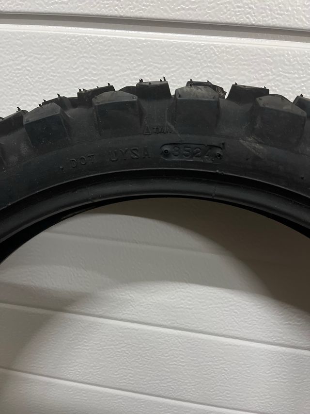 Neumático MAXXIS 120/80 R80 62S