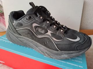 Zapatillas FILA negras REFLECTANTES piel terciopel