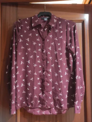 Blusa Primark Morada Estampada Libélulas Talla 34.