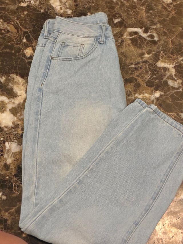 Vaqueros talle alto anchos