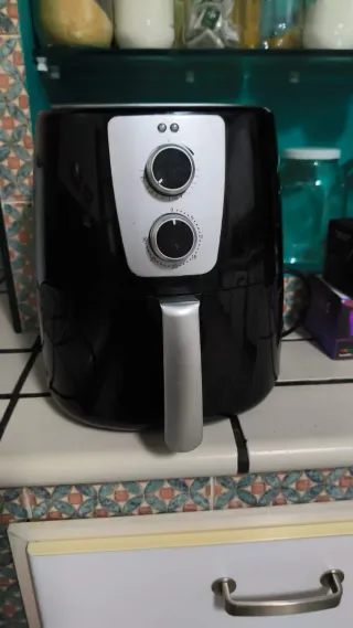 Freidora de aire negra Salter