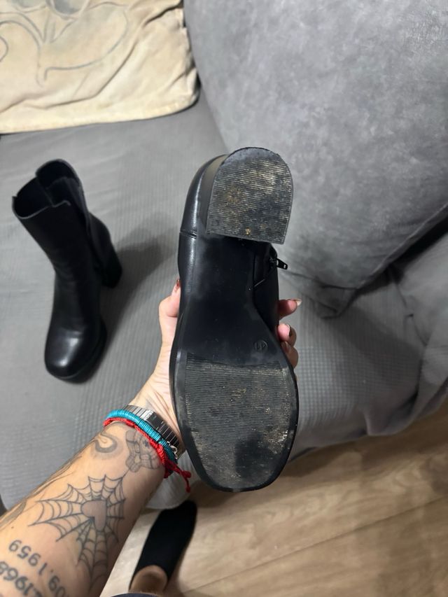 Botines negros de tacón medio con plataforma