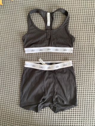 Conjunto Alo Yoga Negro Talla S