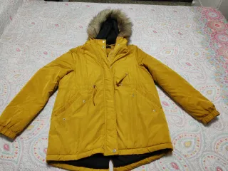 Chaqueta mostaza con capucha talla M