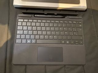 Microsoft Surface Pro 9 8GB/256GB + Accesorios