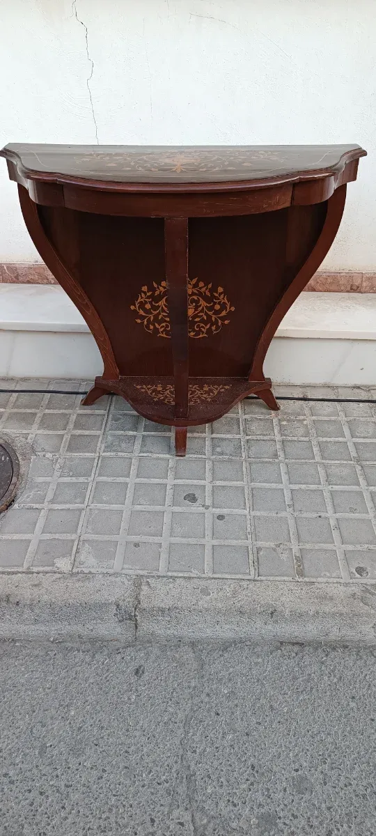 Recibidor clásico de madera