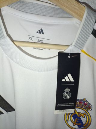 Camisetas Modric 10 y Vini 7 25/26 RM futbol retro