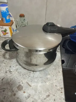 Olla Express Fagor. Usado una vez literalmente.