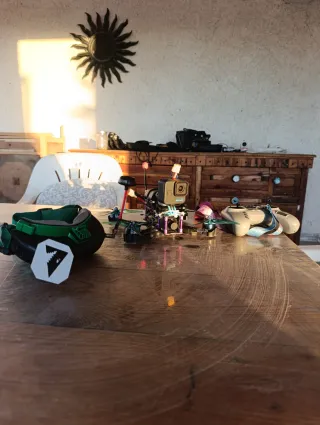 Dron FPV+ Fatshark v5+ emisora Jumper t pro