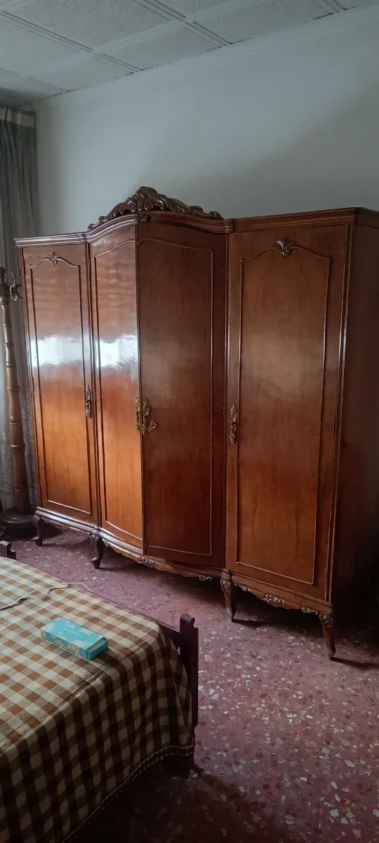 Armario de madera 3 puertas