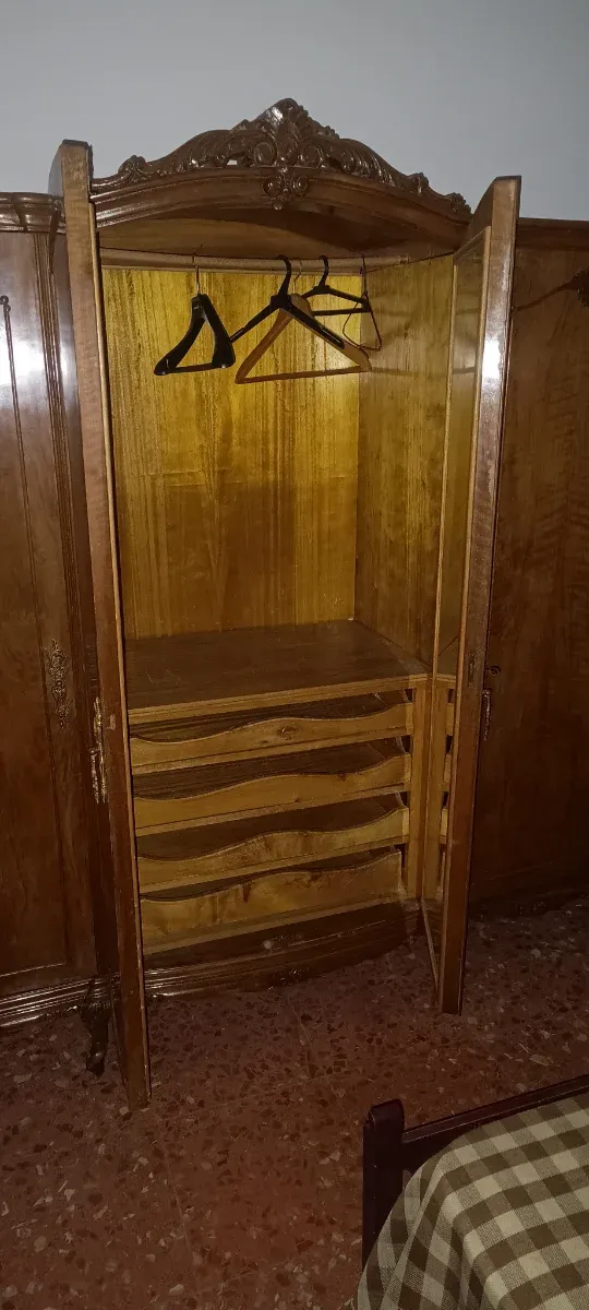 Armario de madera 3 puertas