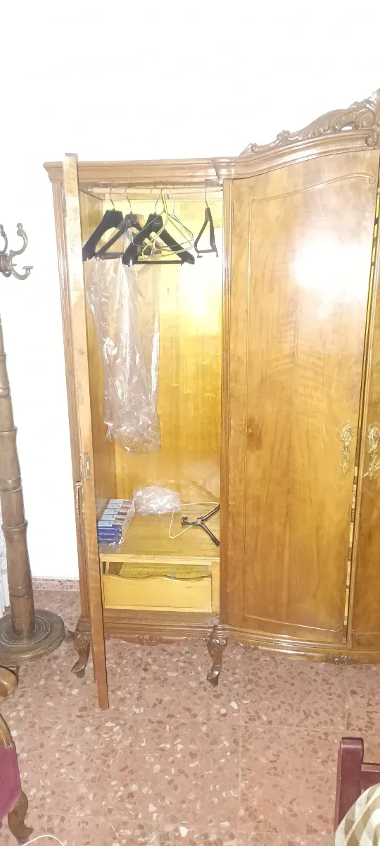 Armario de madera 3 puertas