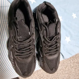 Zapatillas negras talla 42