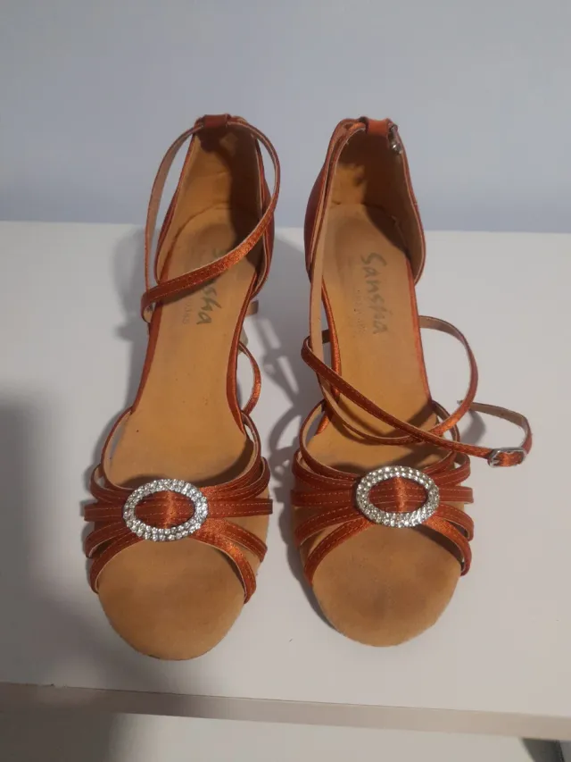 Zapatos de baile latino Sansha naranjas