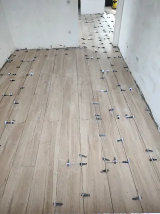 Empresa Constructora, Instaladora.