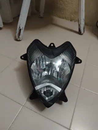 Faro Suzuki GS 500 F