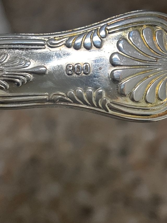 Vajilla de plata dorada y plateada