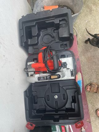 Sierra Circular Eléctrica Roja