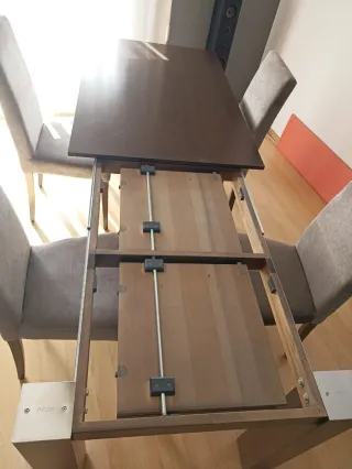 Mesa comedor extensible + 4 sillas