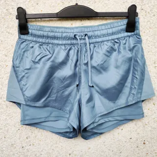 Shorts de gimnasio con mallas cortas