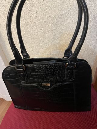 Bolso negro Punto Roma efecto piel cocodrilo