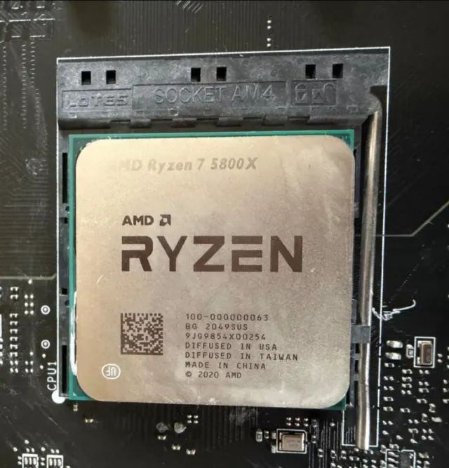 Ryzen 7 5800x + placa + 32 GB RAM
