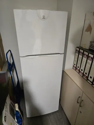 Nevera Indesit mediana