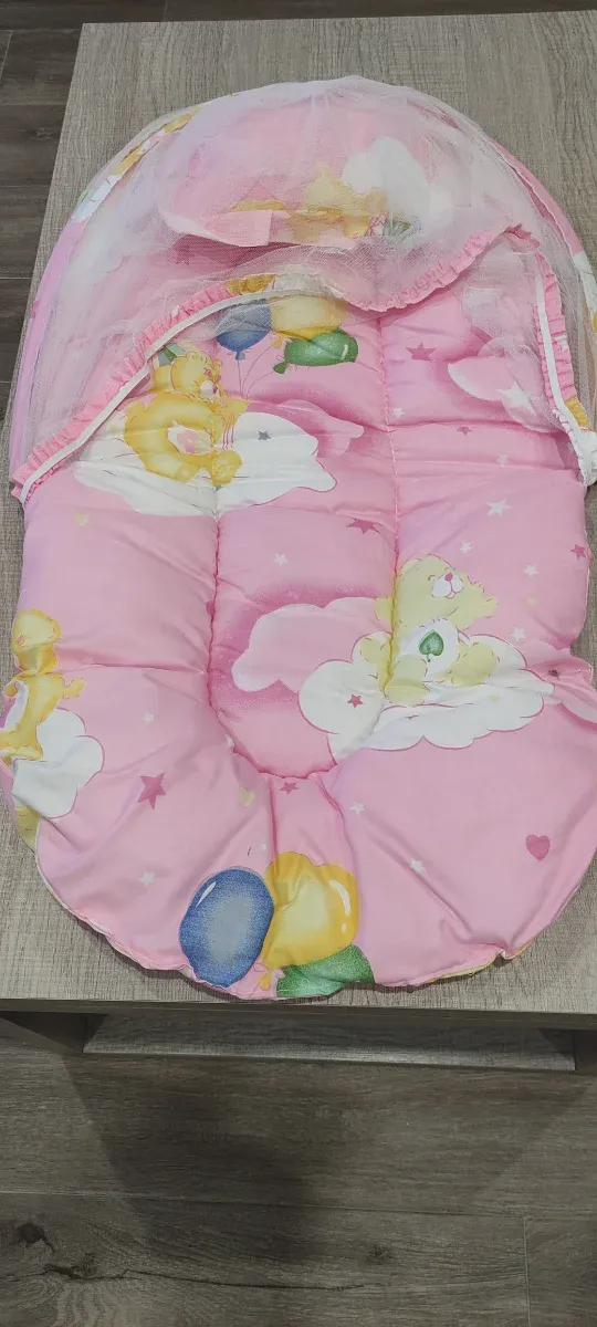 Cuna de verano para bebé con mosquitera