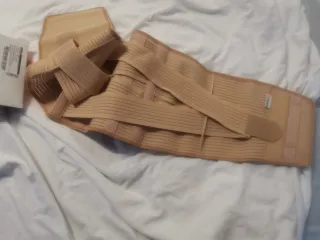 Fajas ortopédicas, en su caja sin estrenar.