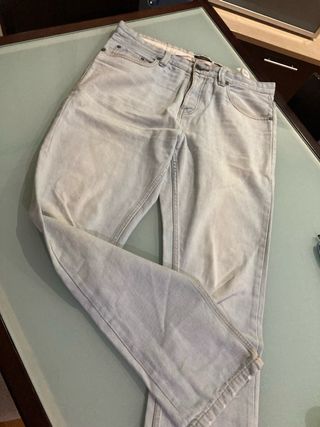 Vaqueros Pull and Bear hombre azul claro talla 44