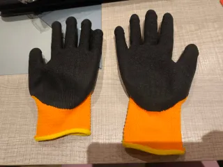 Par de guantes resistentes al calor nuevos