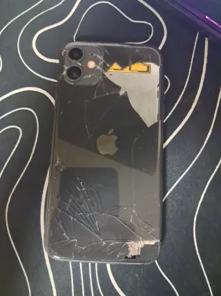 iPhone 11 64GB Negro Roto