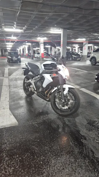 Kawasaki ER-6N Blanca