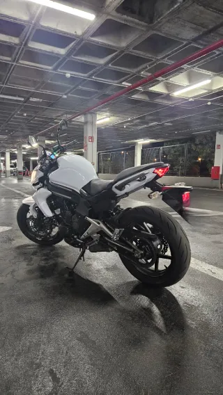 Kawasaki ER-6N Blanca