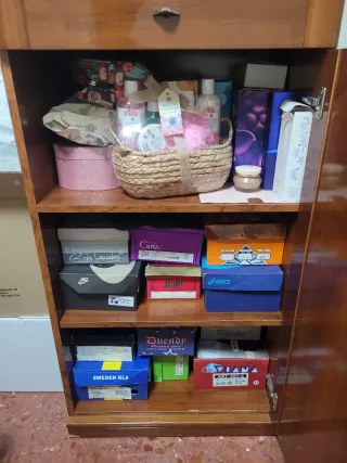 Mueble zapatero de madera