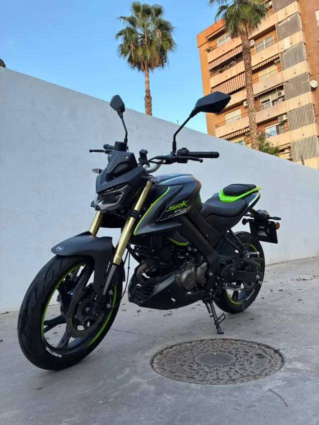 Moto QJ Motor SRK 125 S