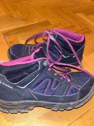 Zapatillas de montaña Quechua azul y rosa