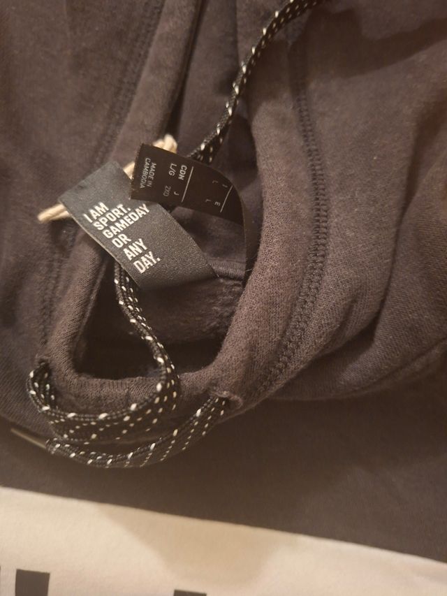 Sudadera Adidas con capucha