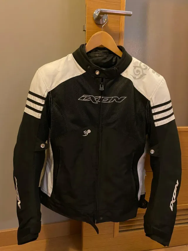 Chaqueta Ixon Electra Mujer Talla L Como
Nueva