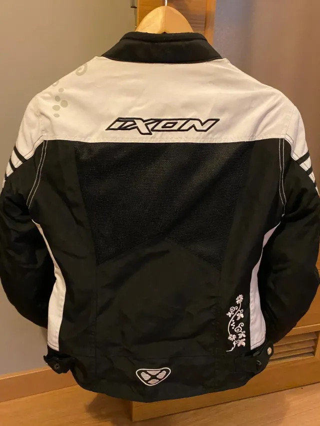 Chaqueta Ixon Electra Mujer Talla L Como
Nueva